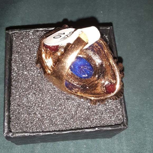 Ring - Picture 3 of 4